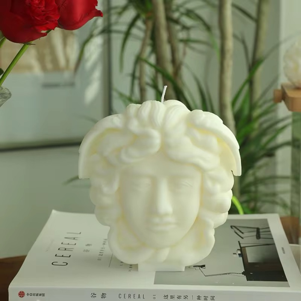 Medusa candle - Picture 2 of 4